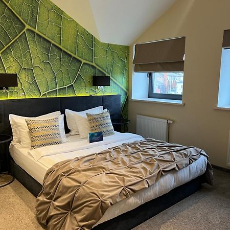 לוצק Noble Boutique Hotel מראה חיצוני תמונה