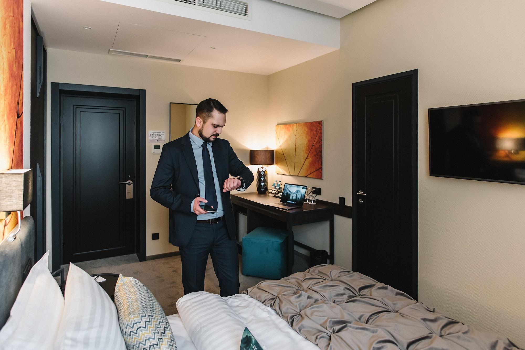 לוצק Noble Boutique Hotel מראה חיצוני תמונה