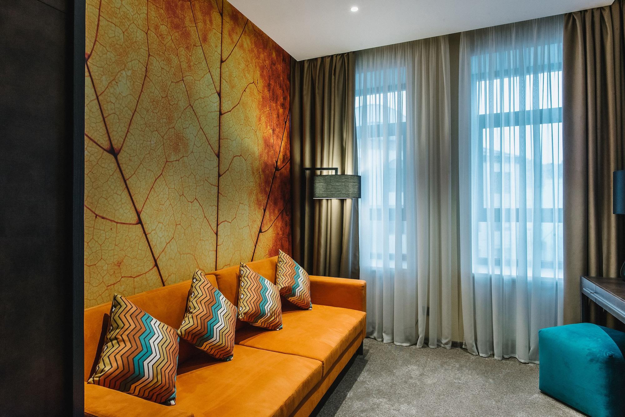 לוצק Noble Boutique Hotel מראה חיצוני תמונה