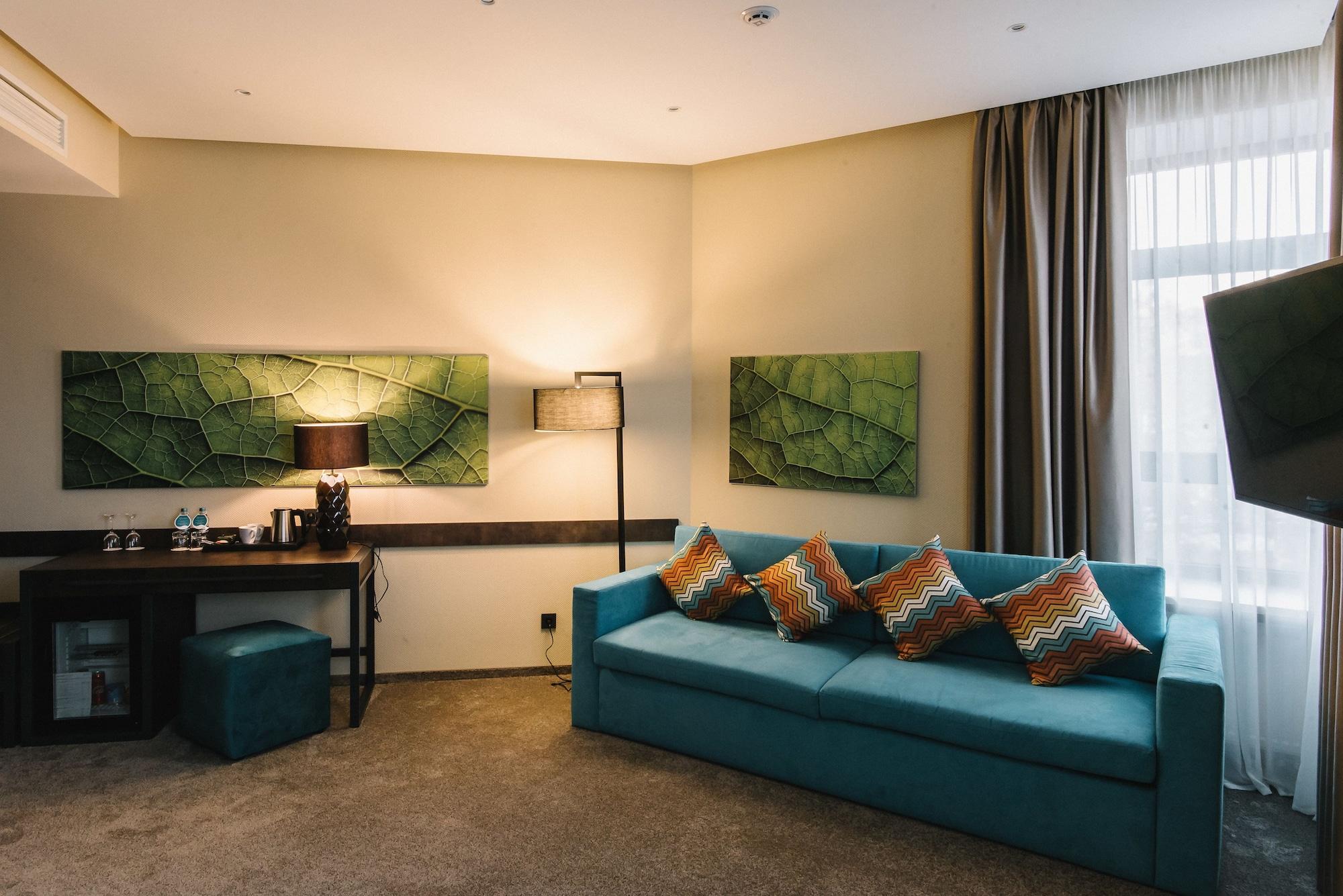 לוצק Noble Boutique Hotel מראה חיצוני תמונה