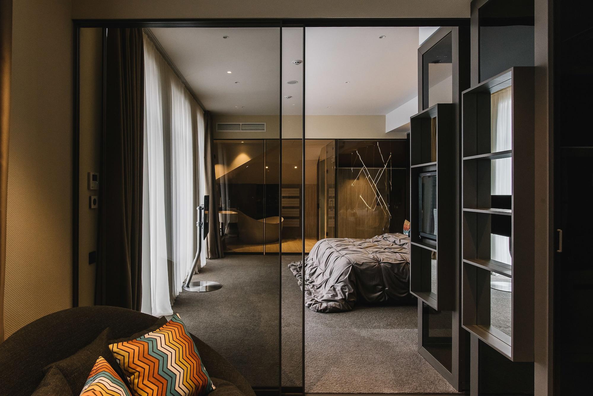 לוצק Noble Boutique Hotel מראה חיצוני תמונה
