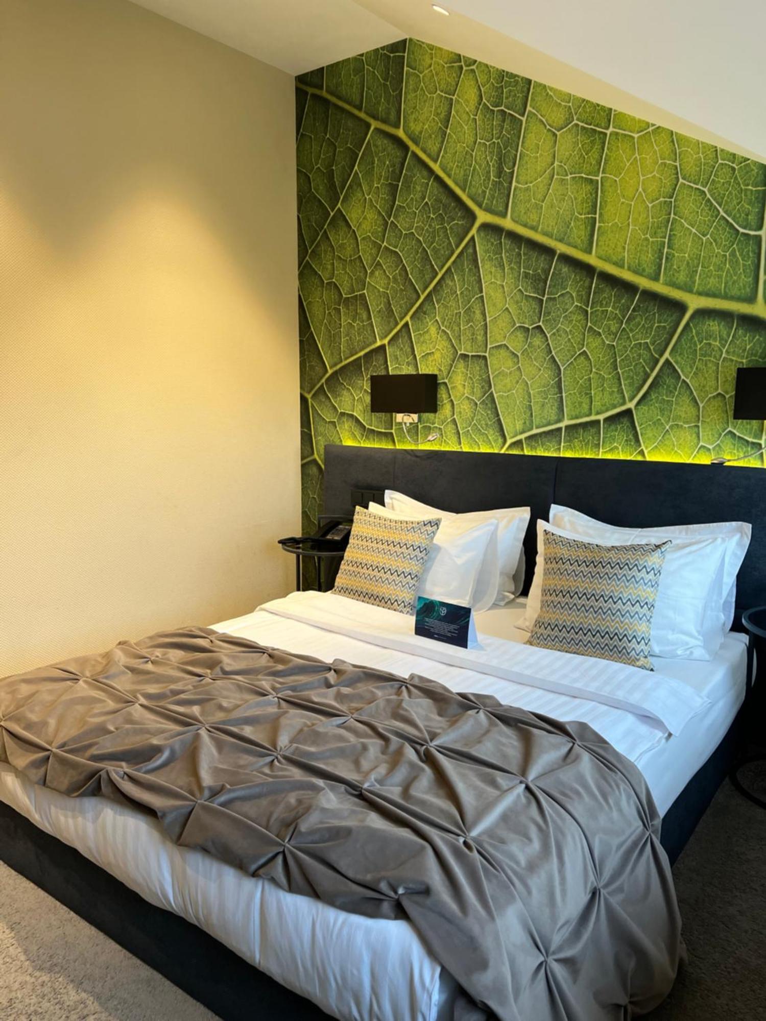 לוצק Noble Boutique Hotel מראה חיצוני תמונה