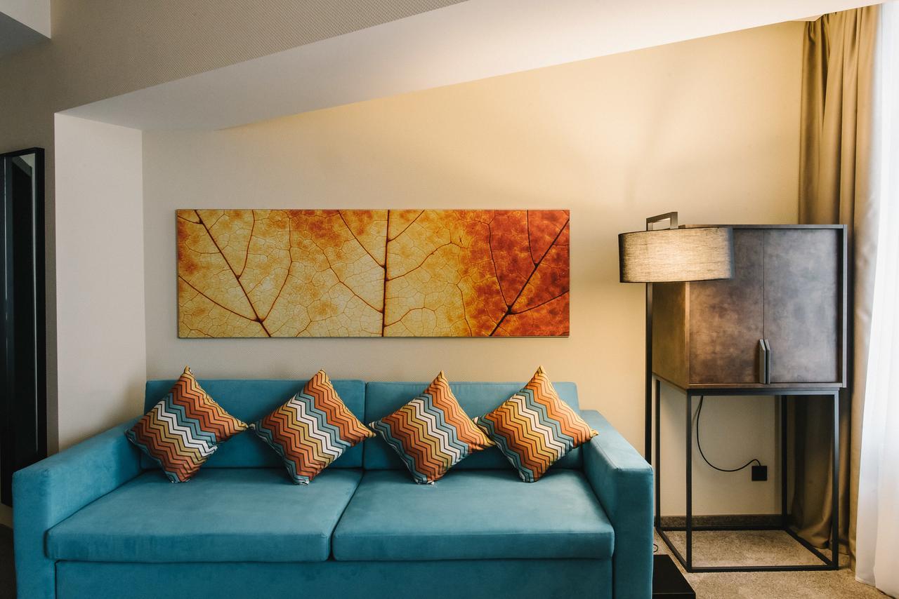 לוצק Noble Boutique Hotel מראה חיצוני תמונה