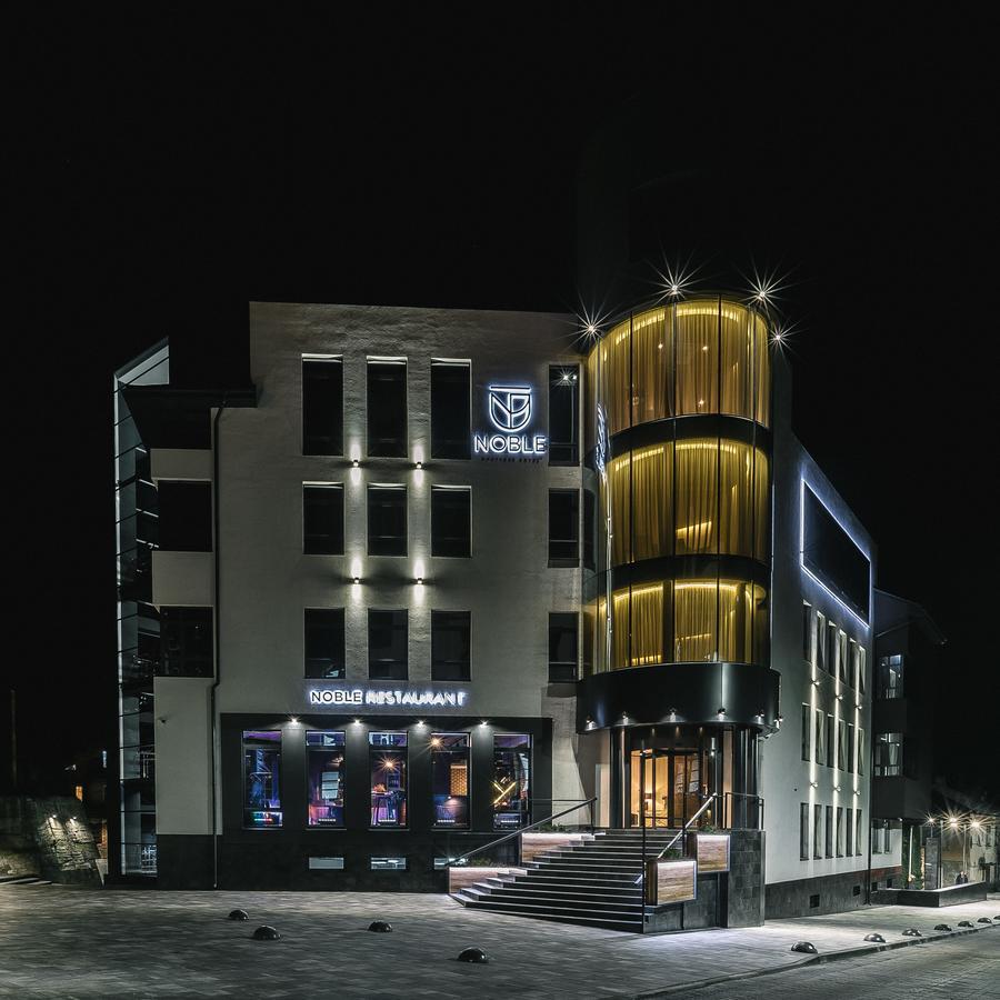לוצק Noble Boutique Hotel מראה חיצוני תמונה