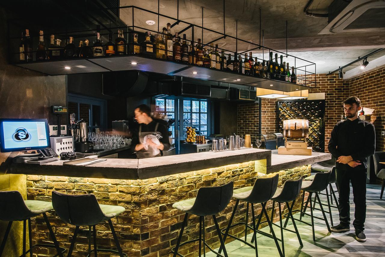 לוצק Noble Boutique Hotel מראה חיצוני תמונה