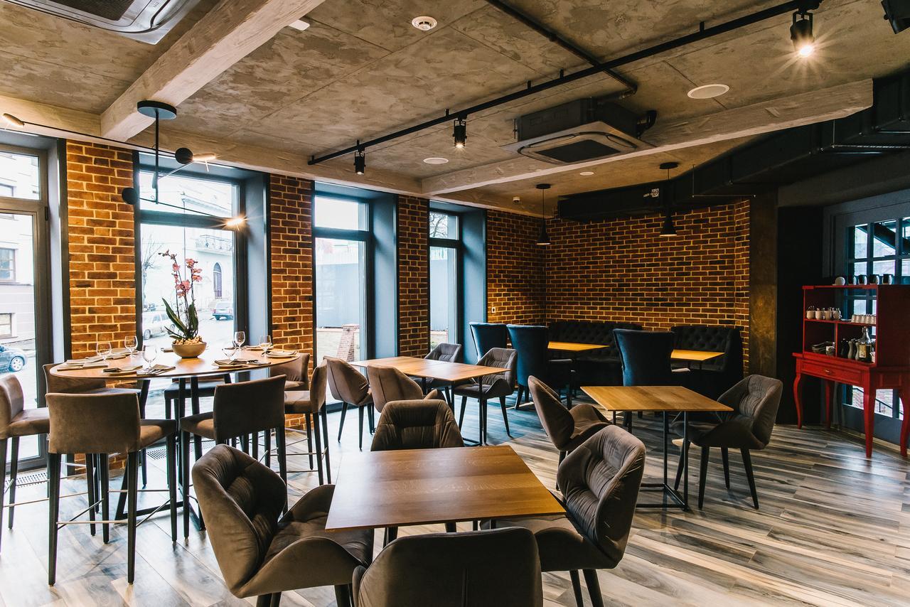 לוצק Noble Boutique Hotel מראה חיצוני תמונה