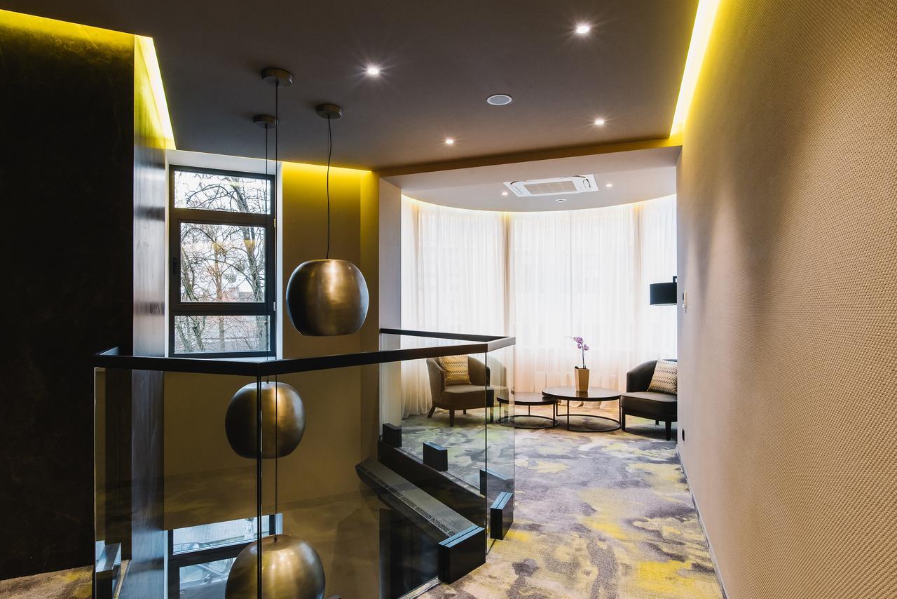 לוצק Noble Boutique Hotel מראה חיצוני תמונה
