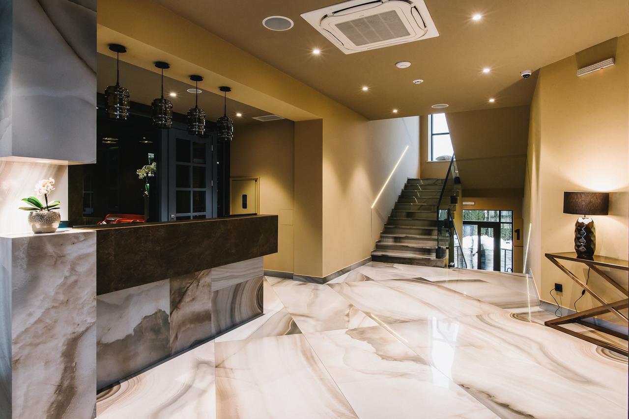 לוצק Noble Boutique Hotel מראה חיצוני תמונה