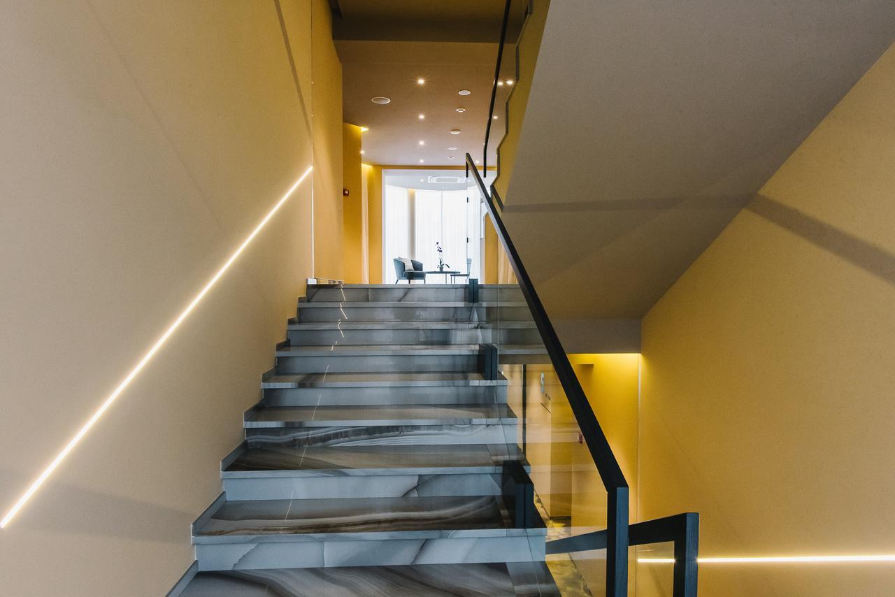 לוצק Noble Boutique Hotel מראה חיצוני תמונה
