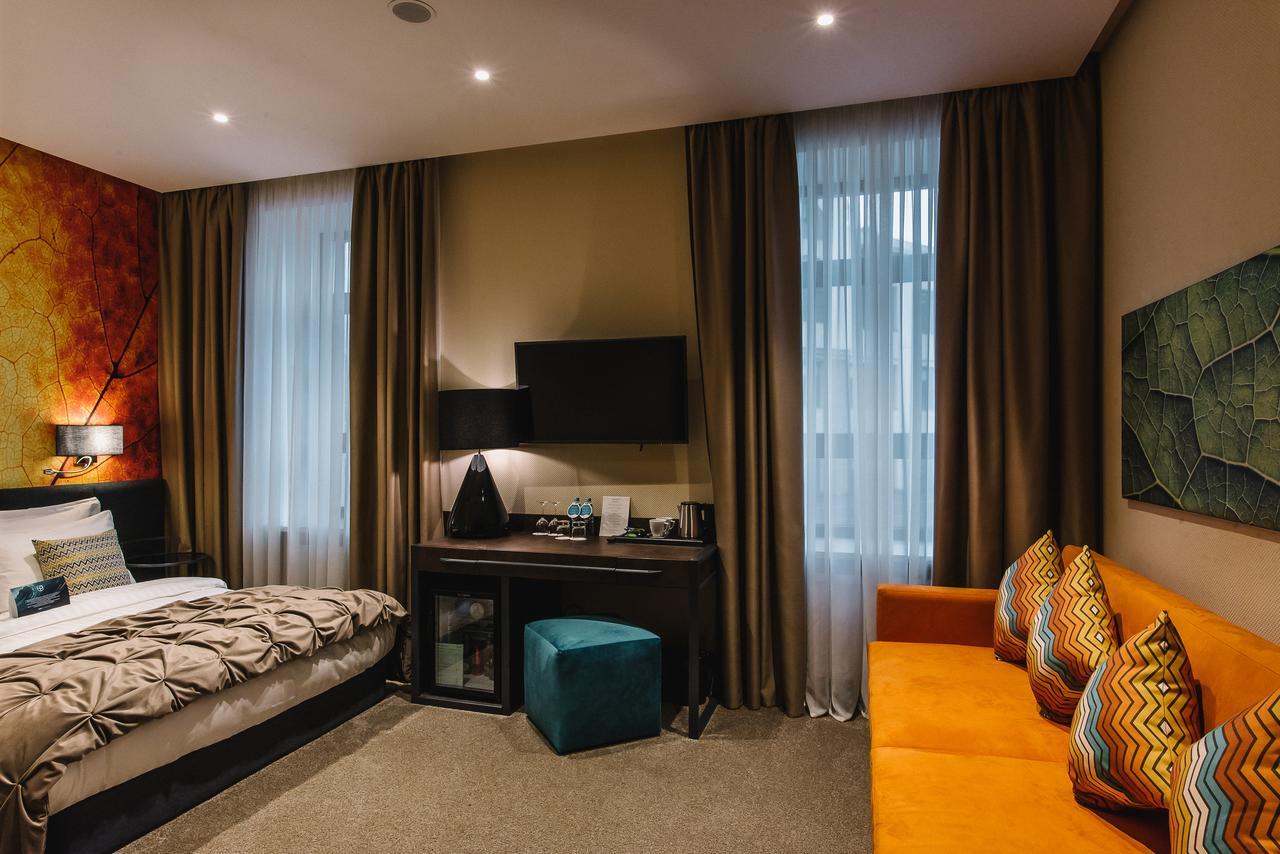 לוצק Noble Boutique Hotel מראה חיצוני תמונה
