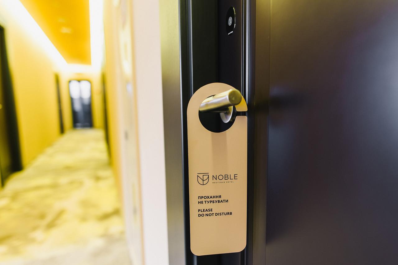 לוצק Noble Boutique Hotel מראה חיצוני תמונה