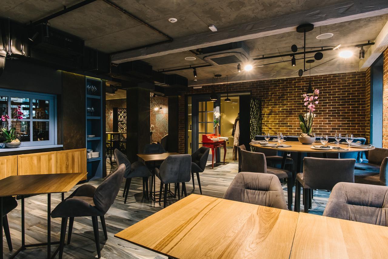 לוצק Noble Boutique Hotel מראה חיצוני תמונה